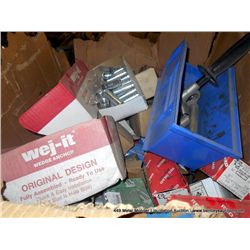 LOT OF MISC ANCHORS