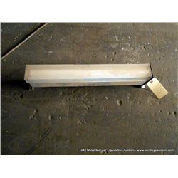 FLUORESCENT LIGHT