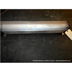 FLUORESCENT LIGHT