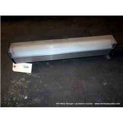 FLUORESCENT LIGHT