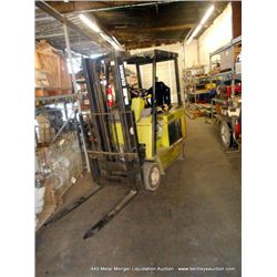 CLARK ECS-25 FORKLIFT