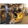 Image 3 : CAT M40D FORKLIFT 495R