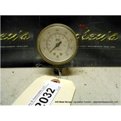 GAS REGULATOR GAUGE 330 PSI