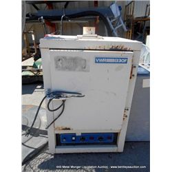 VWR 133OF LAB OVEN