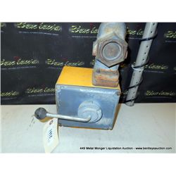 MAXON SHUT OFF VALVE 1 1/2"