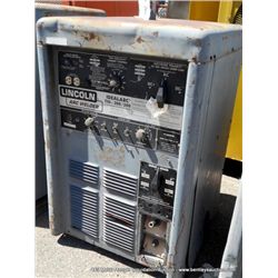 LINCOLN IDEALARC TIG 300/300 ARC WELDER