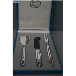 Cased sterling silver and horn Georg Jensen of Denmark caviar set