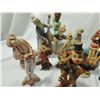 Image 2 : LOT 18 CLOWN FIGURES