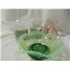 Image 1 : LOT 4 VINTAGE COLORED MILK GLASS BOW