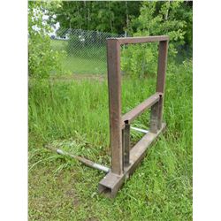 FRONT END LOADER ROUND BALE FORK