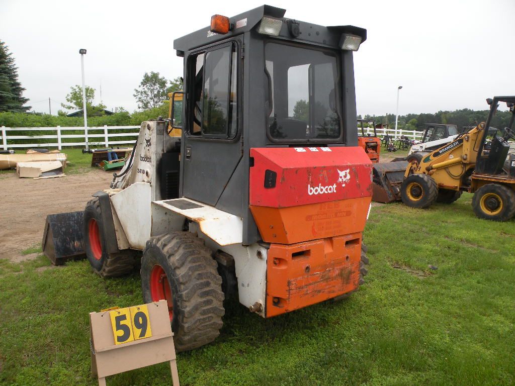 Bobcat 2410 rubber tire loader