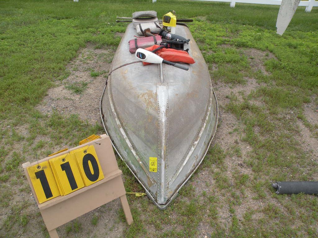 Wards Sea King 12 ft boat w/trolling motor & extras