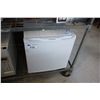 Image 1 : SMALL WHITE FRIGIDAIRE BAR FRIDGE