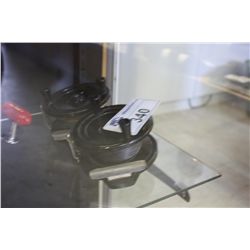 2 BAKE LITE FISHING REELS