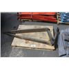 Image 1 : PAIR OF FORKS