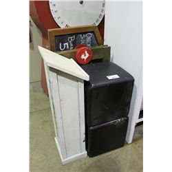 DISPLAY SIGNS, HOSTESS STATION AND LEATHER STOOLS