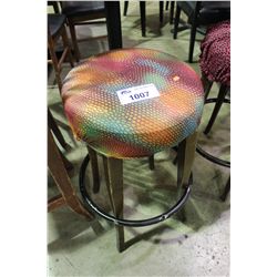 ORANGE ALLIGATOR PATTERN BAR STOOL