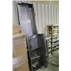 Image 1 : 2 STAINLESS STEEL SINKS AND SHELF