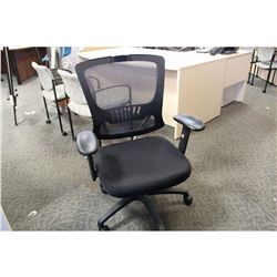 BLACK MESH MID BACK TASK CHAIR