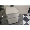 Image 2 : STEELCASE GREY 2 DRAWER MOBILE PEDESTAL