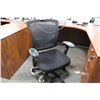 Image 2 : BLACK MESH MID BACK TASK CHAIR