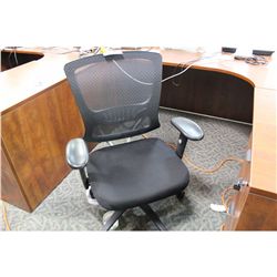 BLACK MESH MID BACK TASK CHAIR