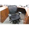 Image 2 : BLACK MESH MID BACK TASK CHAIR