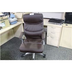 BROWN LEATHER HIGH BACK EXECUTIVE CHAIR