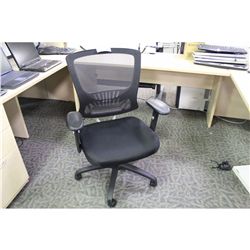 BLACK MESH MID BACK TASK CHAIR