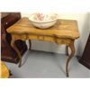 Image 1 : Solid Wood Queen Anne Style 3 Drawer Desk
