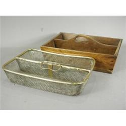 Two cutlery trays, one wire mesh with brass edges and one oak Est. 70/120...