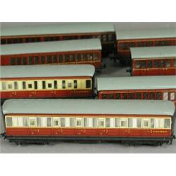 Fourteen Hornby Dublo tin plate carriages in B. R. livery Est. 100/150...
