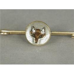 A Victorian reverse painted crystal intaglio brooch depicting a fox, mounted in 18ct gold, to a 1...