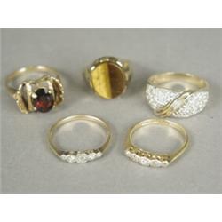 Five various rings including two set with diamonds Est. 150/200...