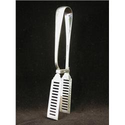 A pair of asparagus tongs, 1922 Est. 80/150...