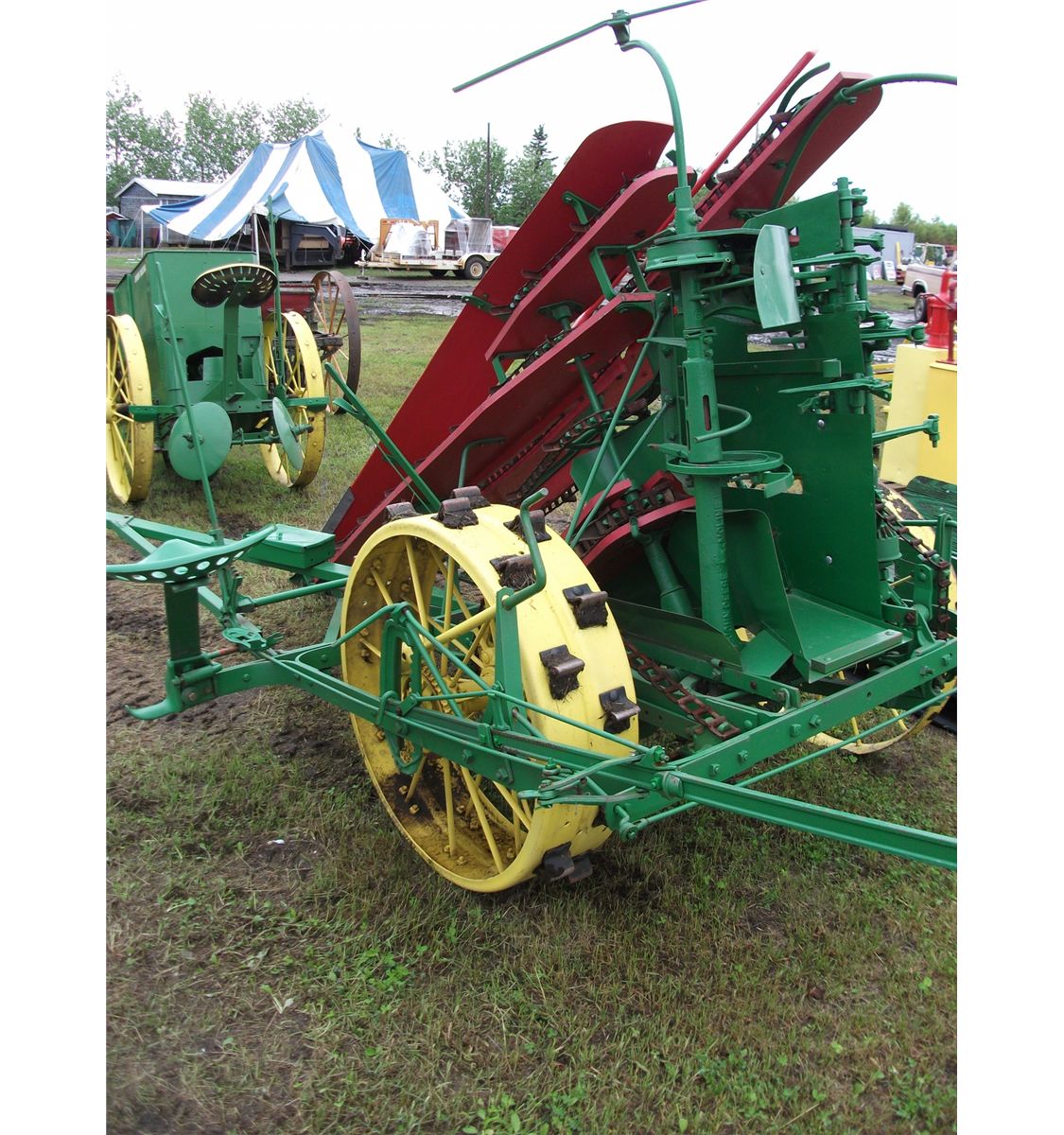 JOHN DEERE SINGLE ROW CORN BINDER