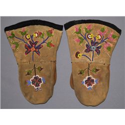 PLAINS INDIAN MITTENS