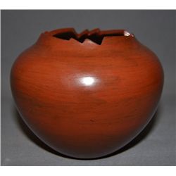 NAVAJO POTTERY VASE