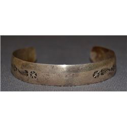 NAVAJO SILVER CHILD'S BRACELET