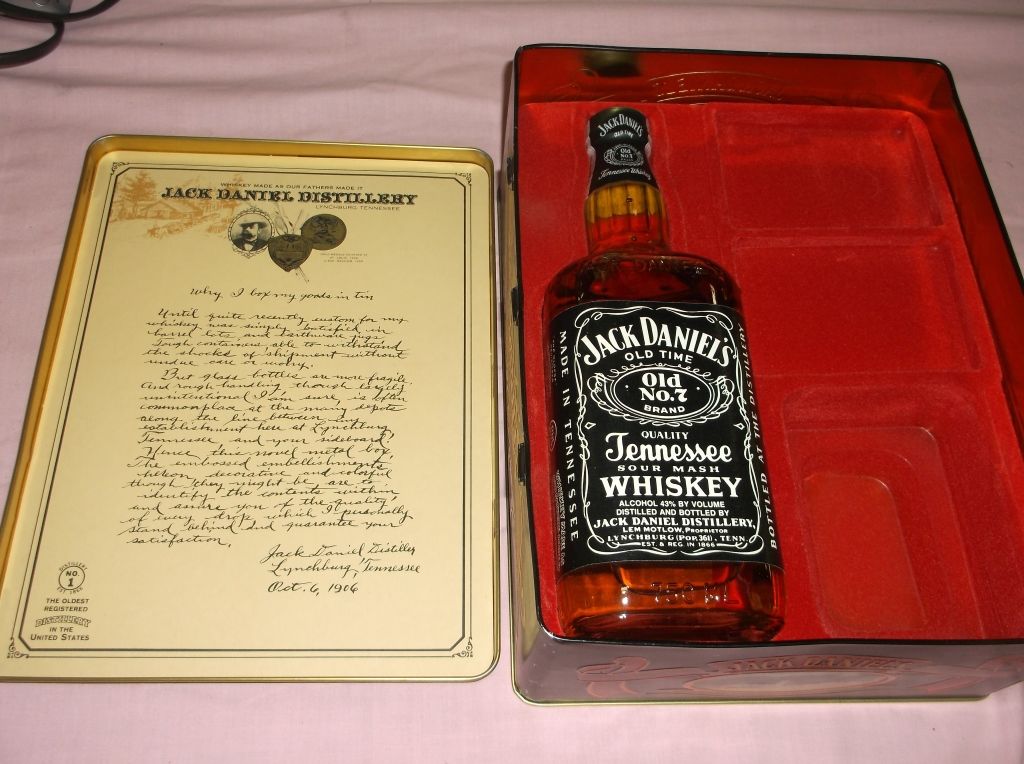 Jack Daniel's Tin With Unopened Bottle