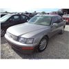 Image 2 : 1996 - LEXUS LS400