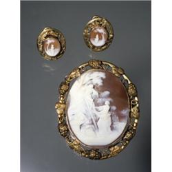 VICTORIAN SHELL CAMEO BROOCH & EAR CLIPS...