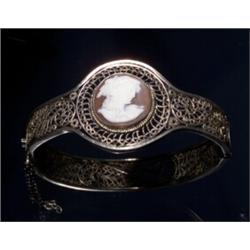VICTORIAN STERL. BRACELET CAMEO...