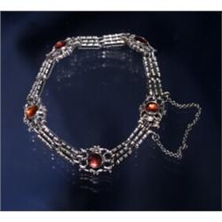 ANTIQUE BAROQUE GARNET BRACELET...