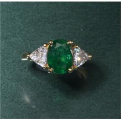 EMERALD AND TRILLIAN DIAMOND 18K RING...