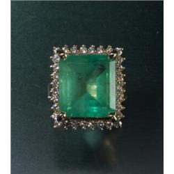 18K EMERALD DIAMOND RING...
