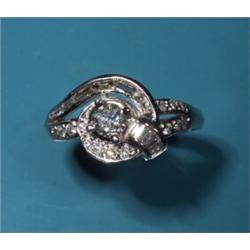 DIAMOND RING IN PALLADIUM...