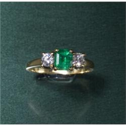 EMERALD AND DIAMOND 3 STONE RING 18K...