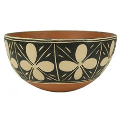 Santo Domingo Pottery Bowl - Robert Tenorio