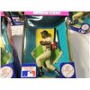 Image 4 : LOT 12 KRIBY PUCKETT BASEBALL ACTION FIGURES